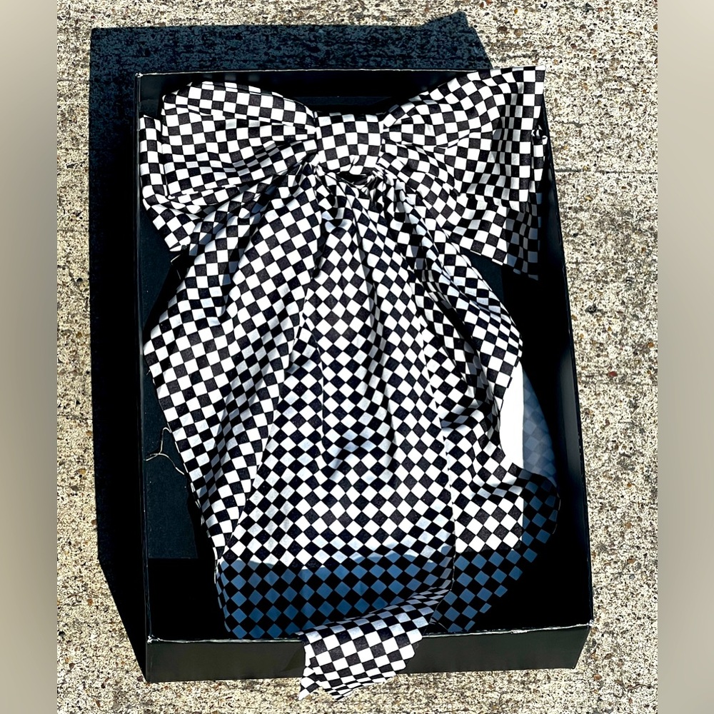 Black & White Checkered Bow, new,